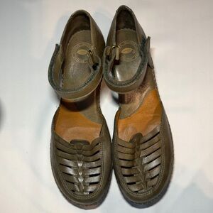 Nurture Tribeca Green Leather Ankle Wrap Wedge Heels Size 7.5